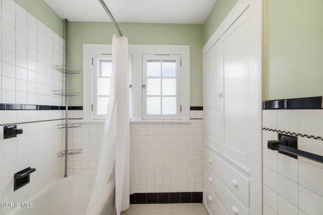 3025 Sherbrooke Road, Toledo, OH 43606