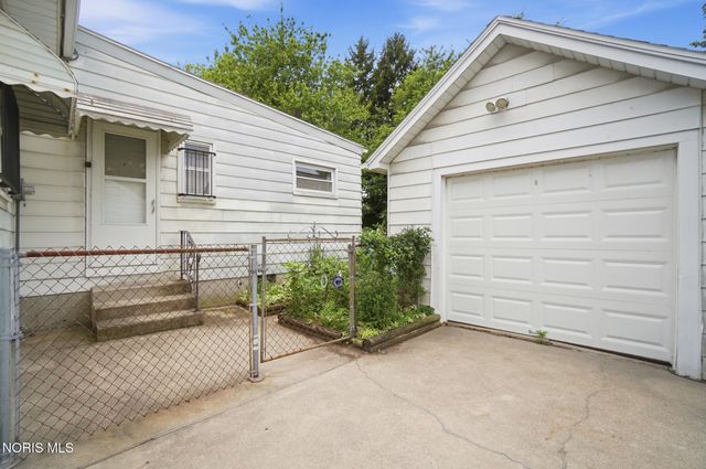 3025 Sherbrooke Road, Toledo, OH 43606