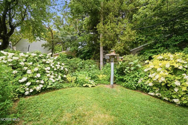 3025 Sherbrooke Road, Toledo, OH 43606