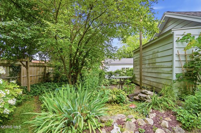 3025 Sherbrooke Road, Toledo, OH 43606