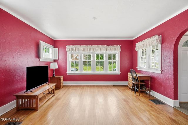 3025 Sherbrooke Road, Toledo, OH 43606
