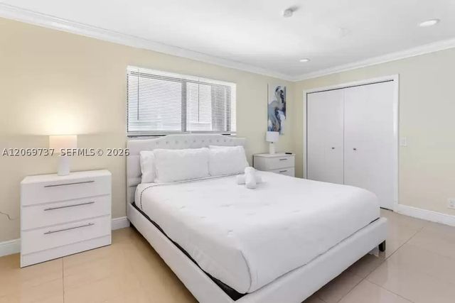 437 Holiday Dr, Hallandale Beach, FL 33009