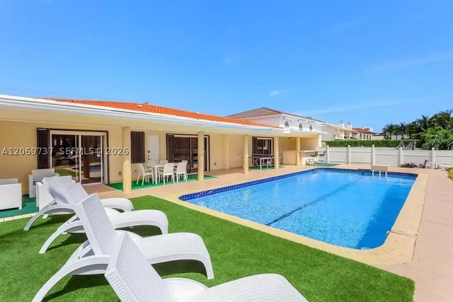 437 Holiday Dr, Hallandale Beach, FL 33009