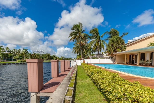 437 Holiday Dr, Hallandale Beach, FL 33009