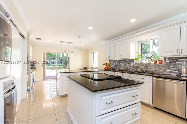 437 Holiday Dr, Hallandale Beach, FL 33009