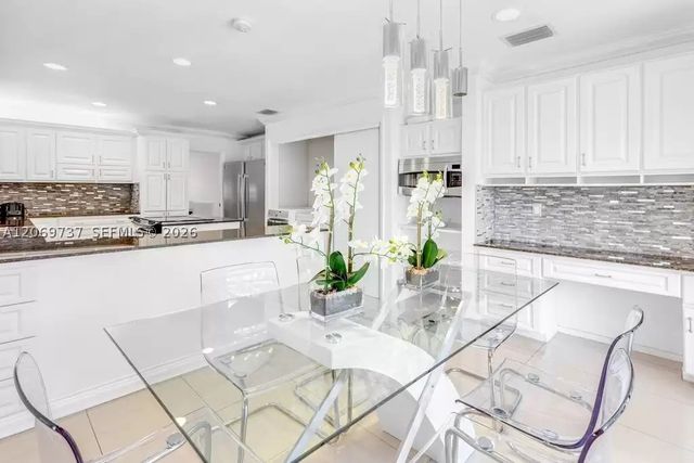 437 Holiday Dr, Hallandale Beach, FL 33009