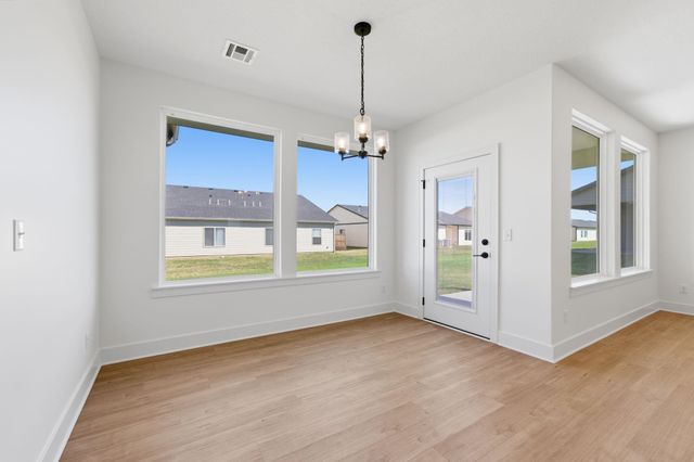 514 E Elmwood St, Park City, KS 67147