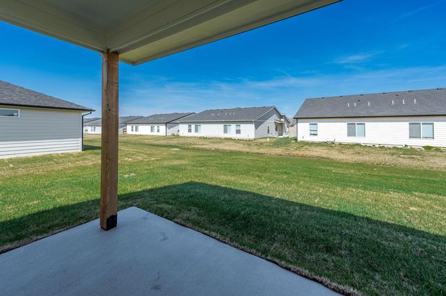 514 E Elmwood St, Park City, KS 67147