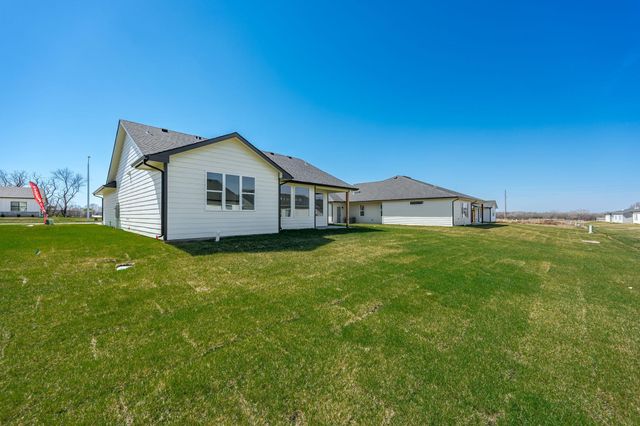 514 E Elmwood St, Park City, KS 67147