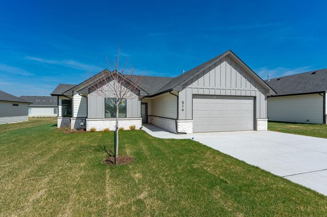 514 E Elmwood St, Park City, KS 67147