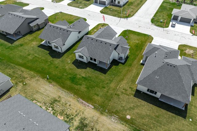 514 E Elmwood St, Park City, KS 67147