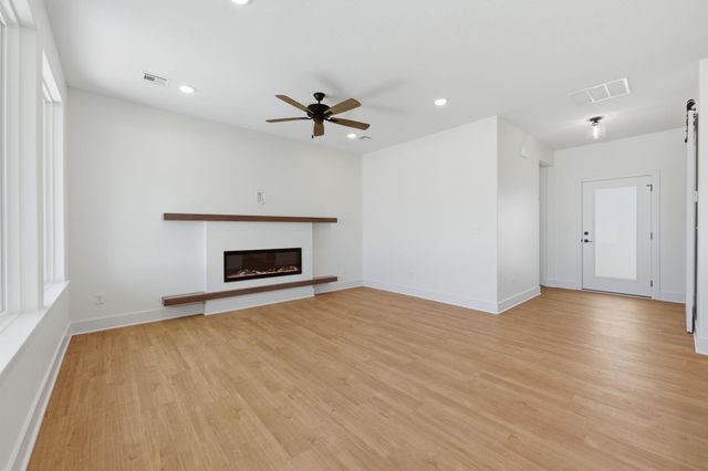 514 E Elmwood St, Park City, KS 67147