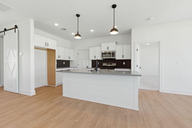 514 E Elmwood St, Park City, KS 67147