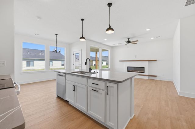 514 E Elmwood St, Park City, KS 67147