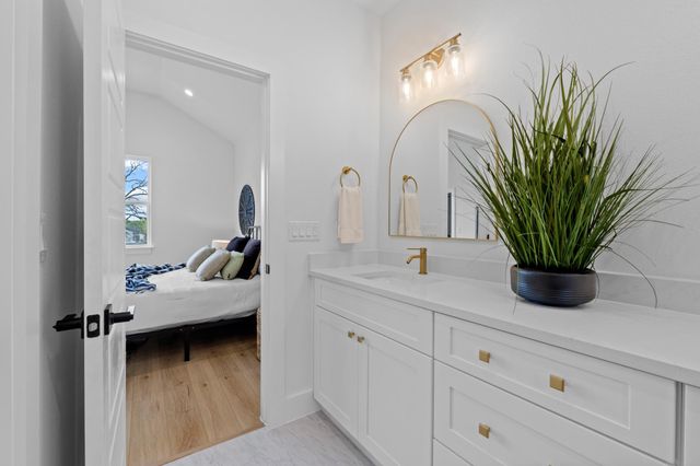 909 Calle Limon 2, Austin, TX 78702