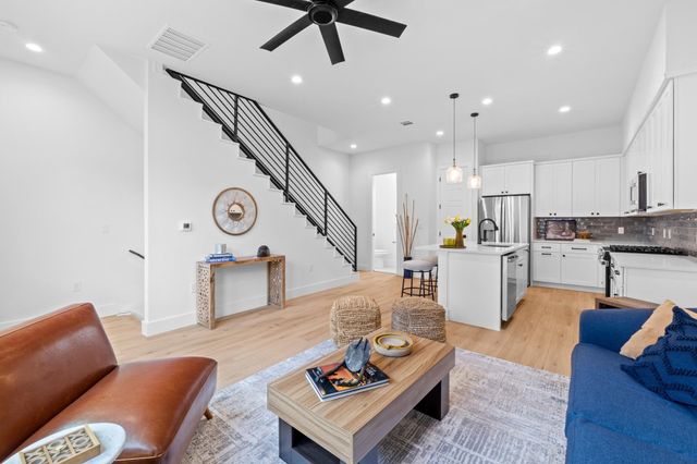 909 Calle Limon 2, Austin, TX 78702