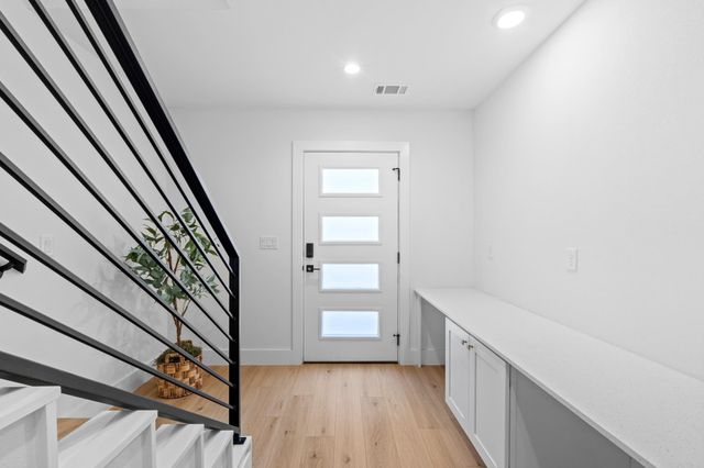 909 Calle Limon 2, Austin, TX 78702