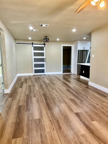 1213 Hawley Lane, Dallas, TX 75217