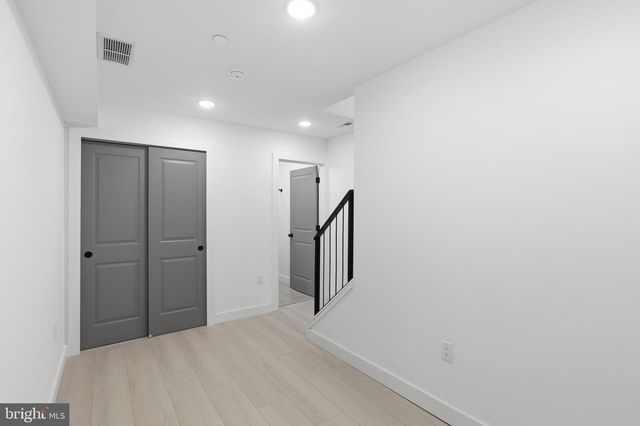1032 W ORLEANS ST, Philadelphia, PA 19133