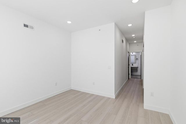 1032 W ORLEANS ST, Philadelphia, PA 19133