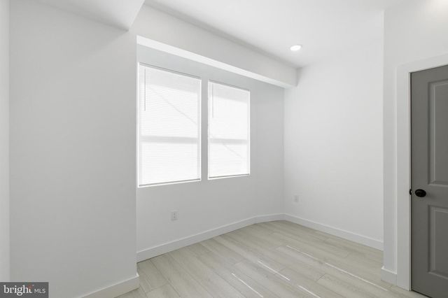 1032 W ORLEANS ST, Philadelphia, PA 19133