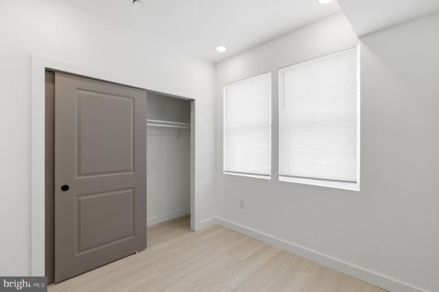 1032 W ORLEANS ST, Philadelphia, PA 19133