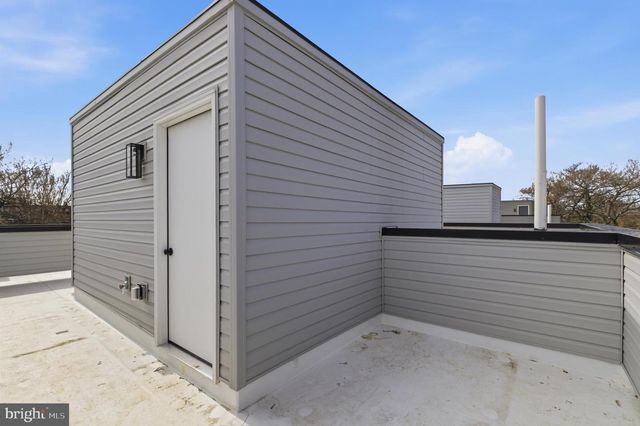 1032 W ORLEANS ST, Philadelphia, PA 19133