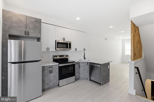 1032 W ORLEANS ST, Philadelphia, PA 19133