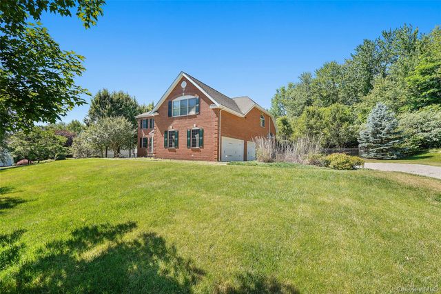 83 Saint Andrews Lane, Hopewell Junction, NY 12533