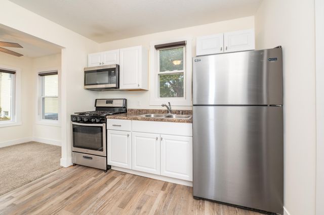 406 Russell Avenue N, Minneapolis, MN 55405