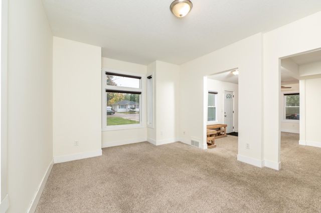 406 Russell Avenue N, Minneapolis, MN 55405