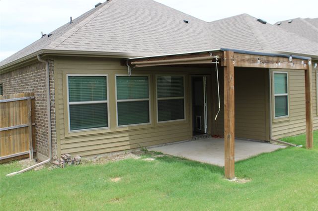 688 Navasota Drive, Crandall, TX 75114