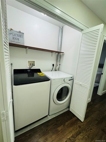 11 Elm Street, Islip, NY 11751