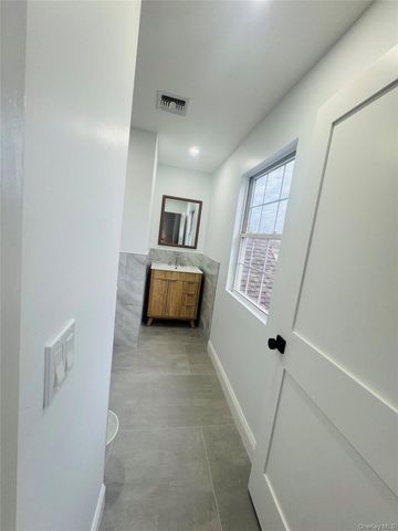 11 Elm Street, Islip, NY 11751