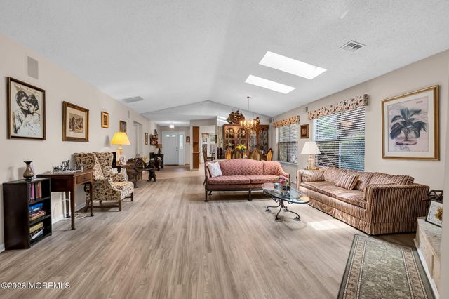 4 Hampton Drive, Marlboro, NJ 07746