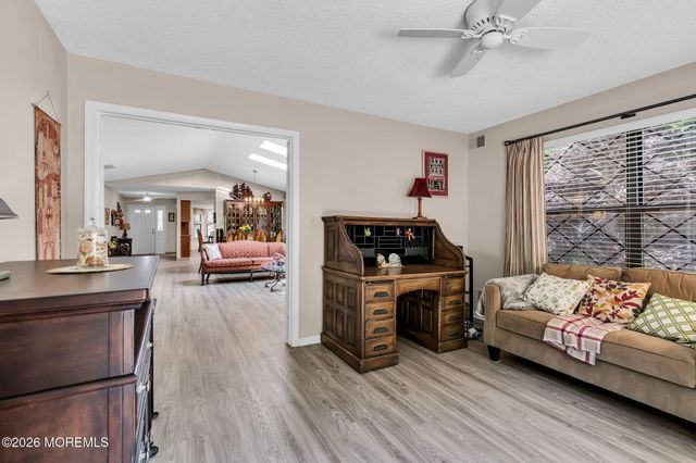 4 Hampton Drive, Marlboro, NJ 07746