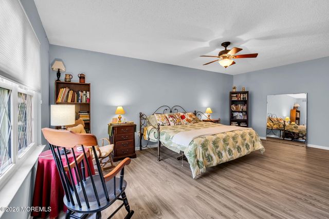 4 Hampton Drive, Marlboro, NJ 07746
