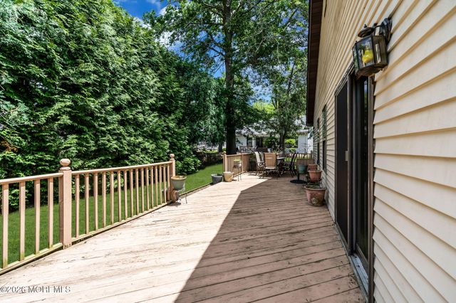 4 Hampton Drive, Marlboro, NJ 07746