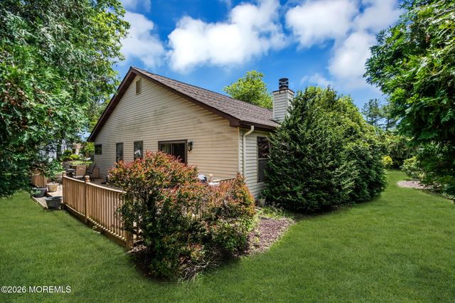 4 Hampton Drive, Marlboro, NJ 07746