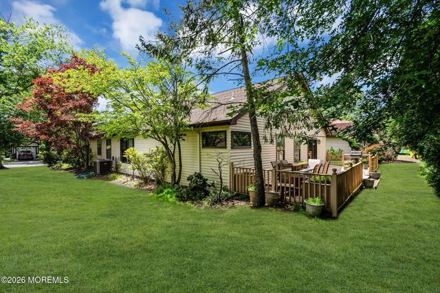 4 Hampton Drive, Marlboro, NJ 07746