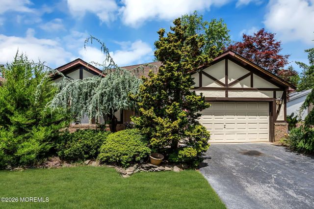 4 Hampton Drive, Marlboro, NJ 07746
