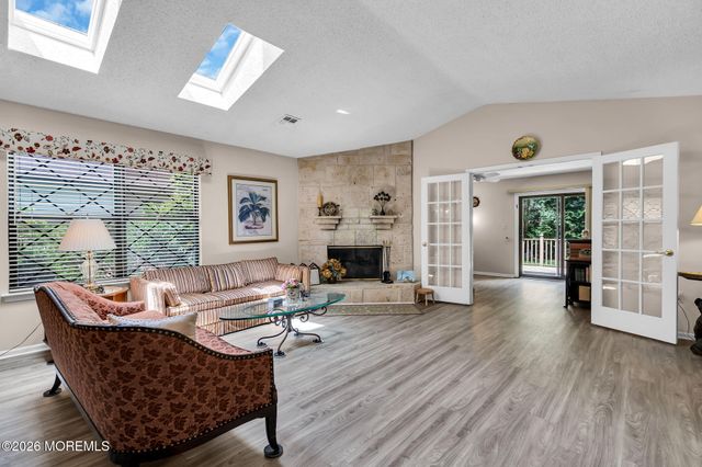 4 Hampton Drive, Marlboro, NJ 07746