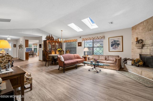4 Hampton Drive, Marlboro, NJ 07746