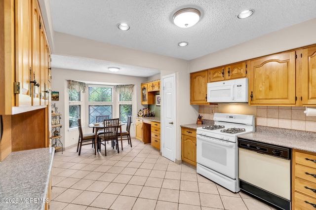 4 Hampton Drive, Marlboro, NJ 07746