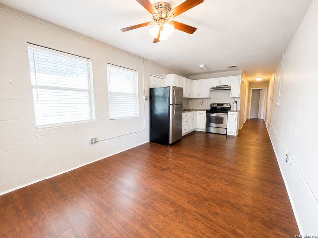 1536 W Hollywood Ave, San Antonio, TX 78201