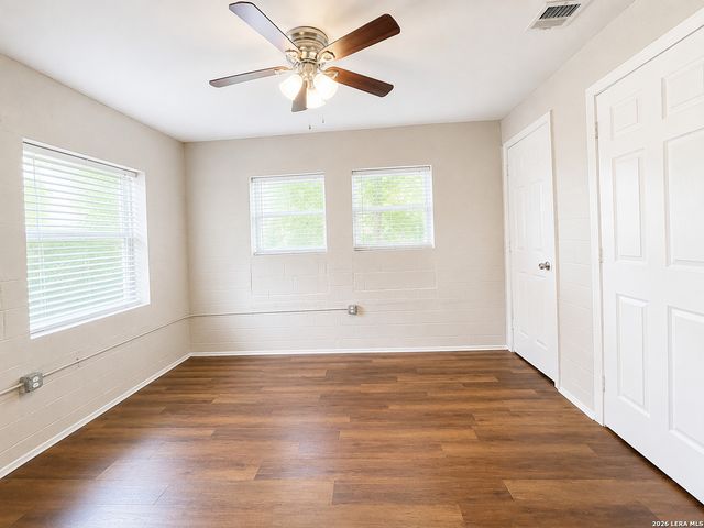 1536 W Hollywood Ave, San Antonio, TX 78201