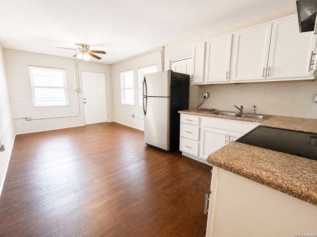 1536 W Hollywood Ave, San Antonio, TX 78201