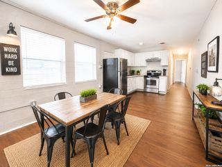 1536 W Hollywood Ave, San Antonio, TX 78201