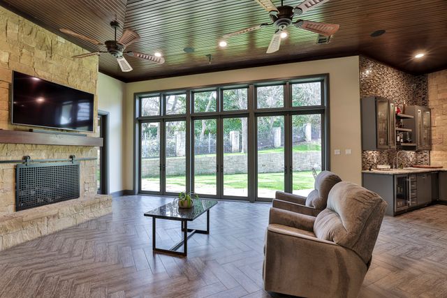 7001 Oakmont Terrace, Fort Worth, TX 76132