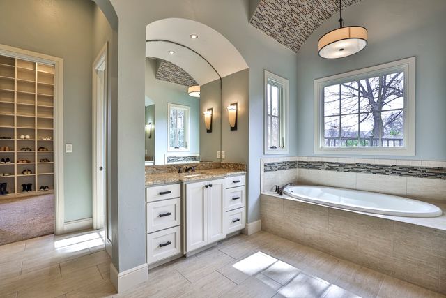 7001 Oakmont Terrace, Fort Worth, TX 76132